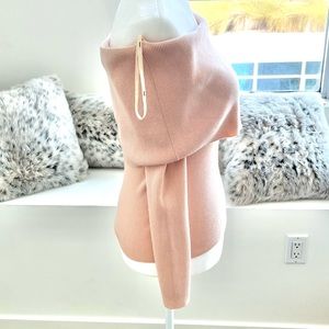 Aritiza Croquis Sweater size M (runs small)